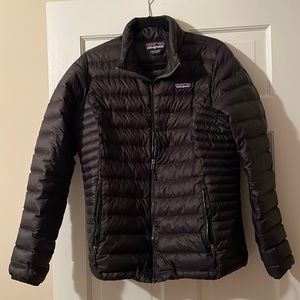 Women’s Patagonia black jacket.